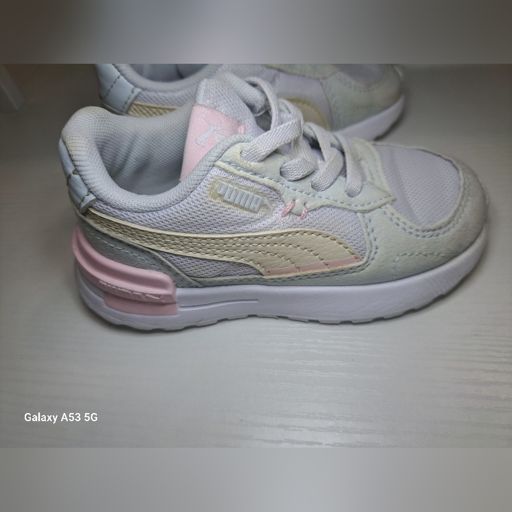Puma Kids Shoes - White and Pink
